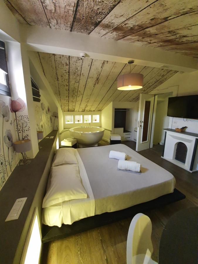 칼리아리 비올라 룸스 B&B 외부 사진