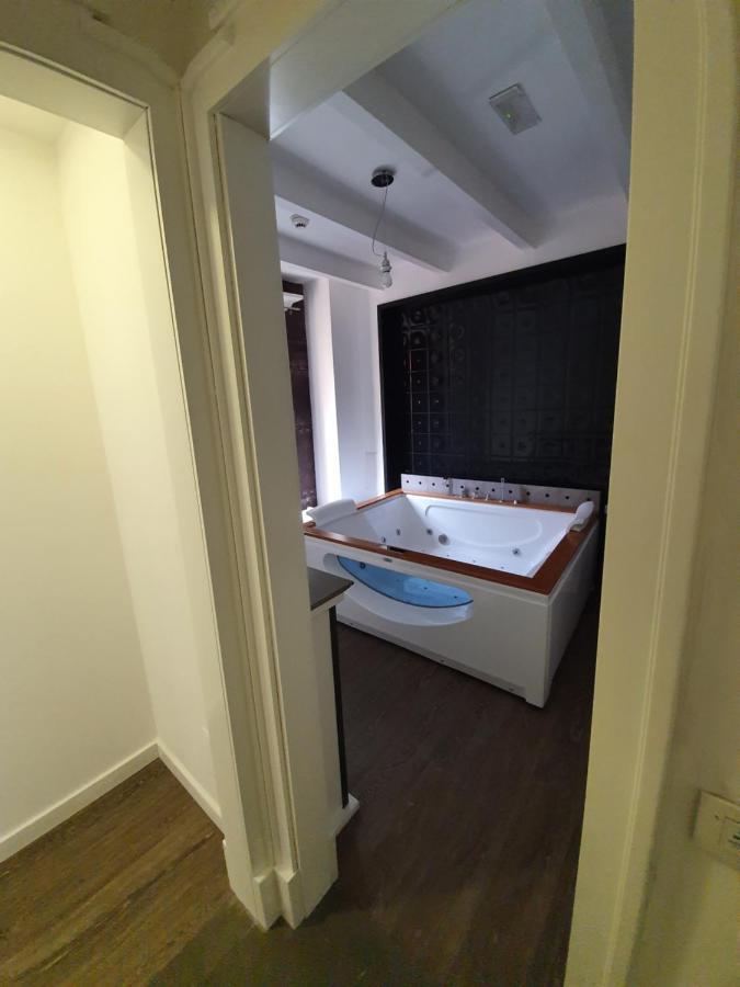칼리아리 비올라 룸스 B&B 외부 사진