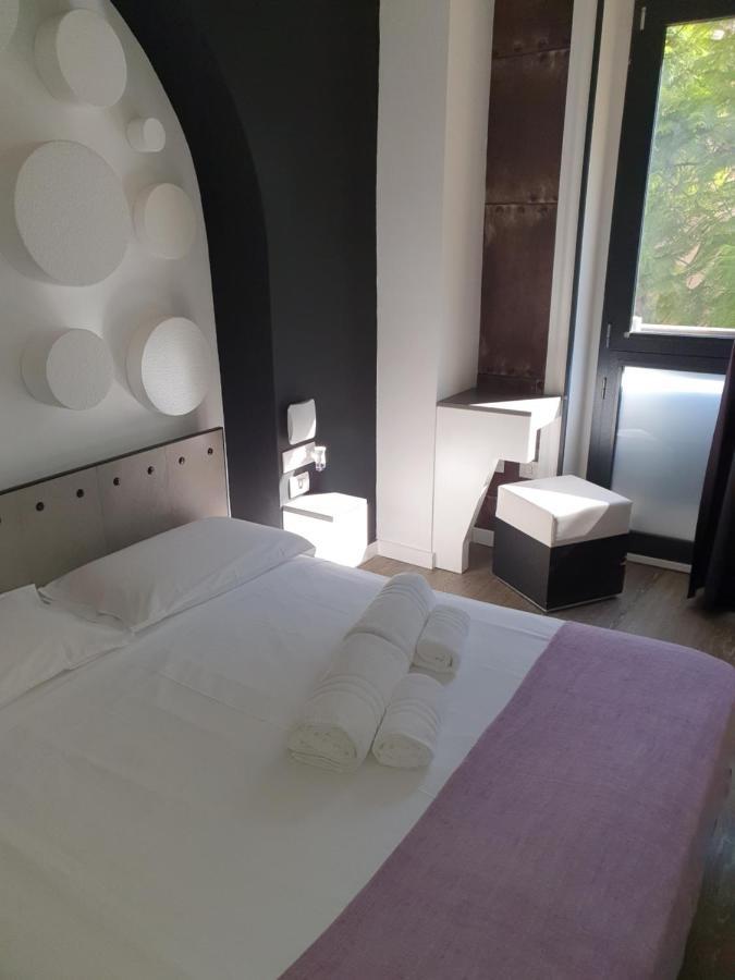 칼리아리 비올라 룸스 B&B 외부 사진